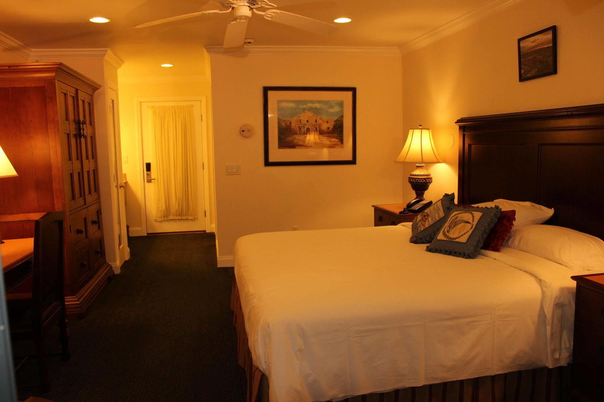 Kenny'S Tipperary Inn Montauk Esterno foto